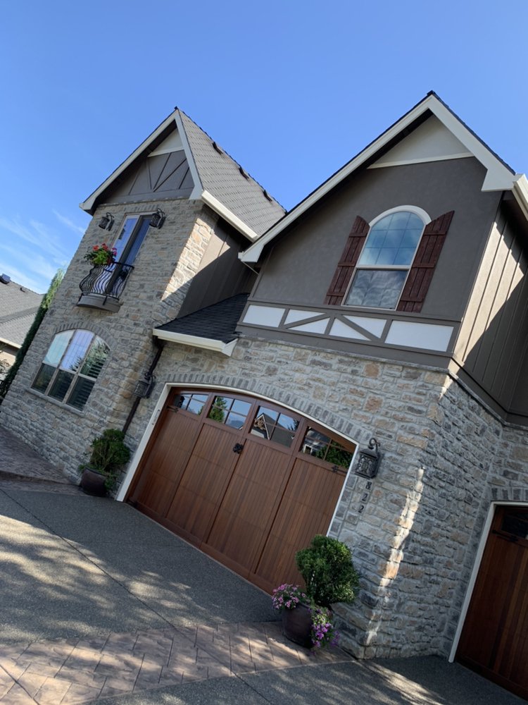 Photo of Diamond Window and Gutter Cleaning