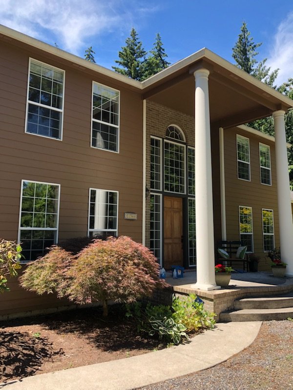 Photo of Diamond Window and Gutter Cleaning