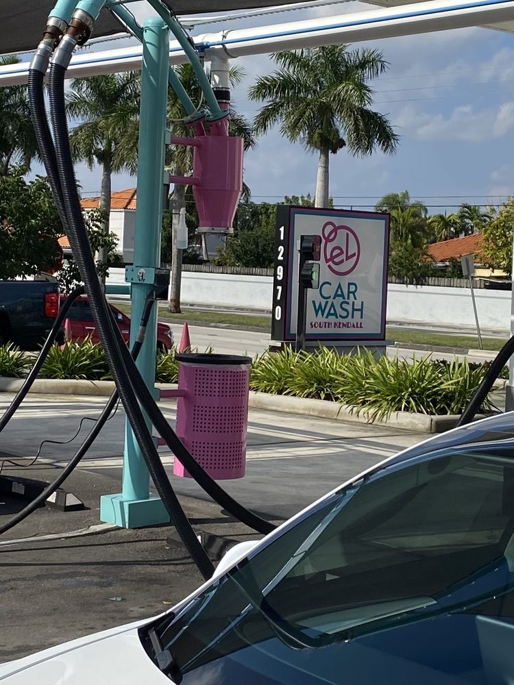 Photo of El Car Wash - South Kendall