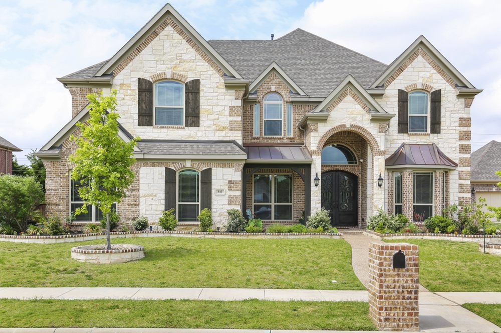 Photo of Vivian Real Estate Group - Compass