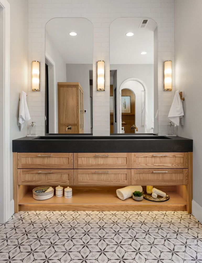 Photo of Dreamline cabinets