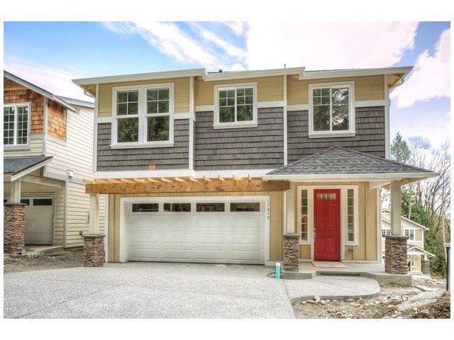 Photo of Carrie Foley- Compass Real Estate