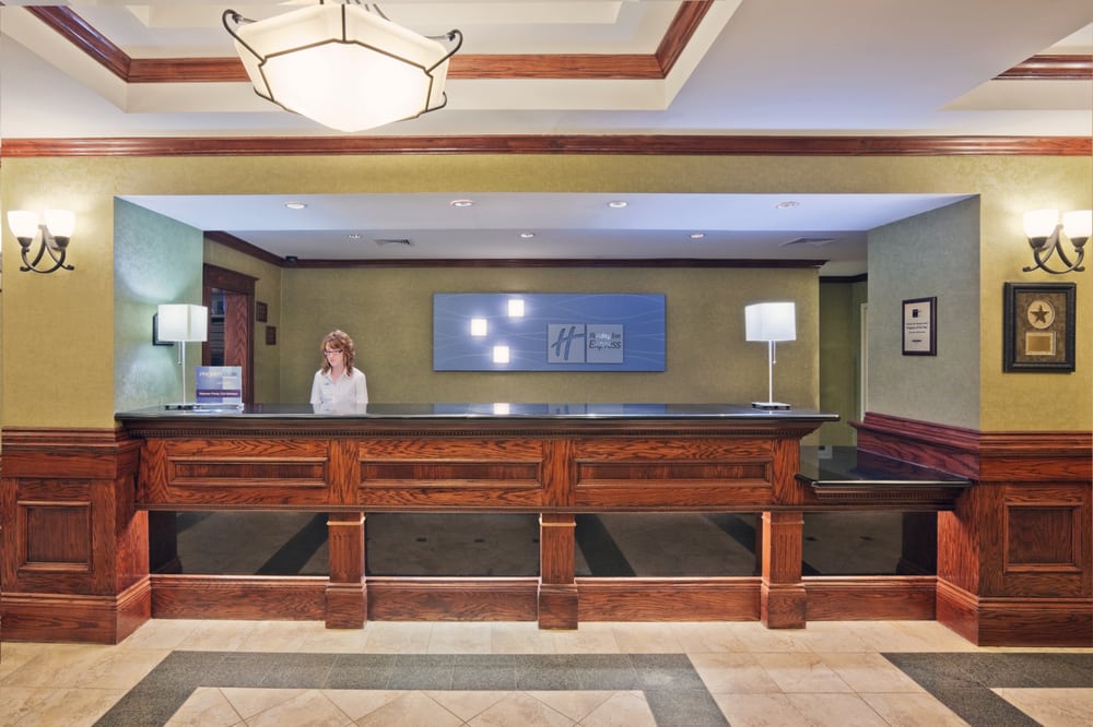 Photo of Holiday Inn Express & Suites Shawnee I-40