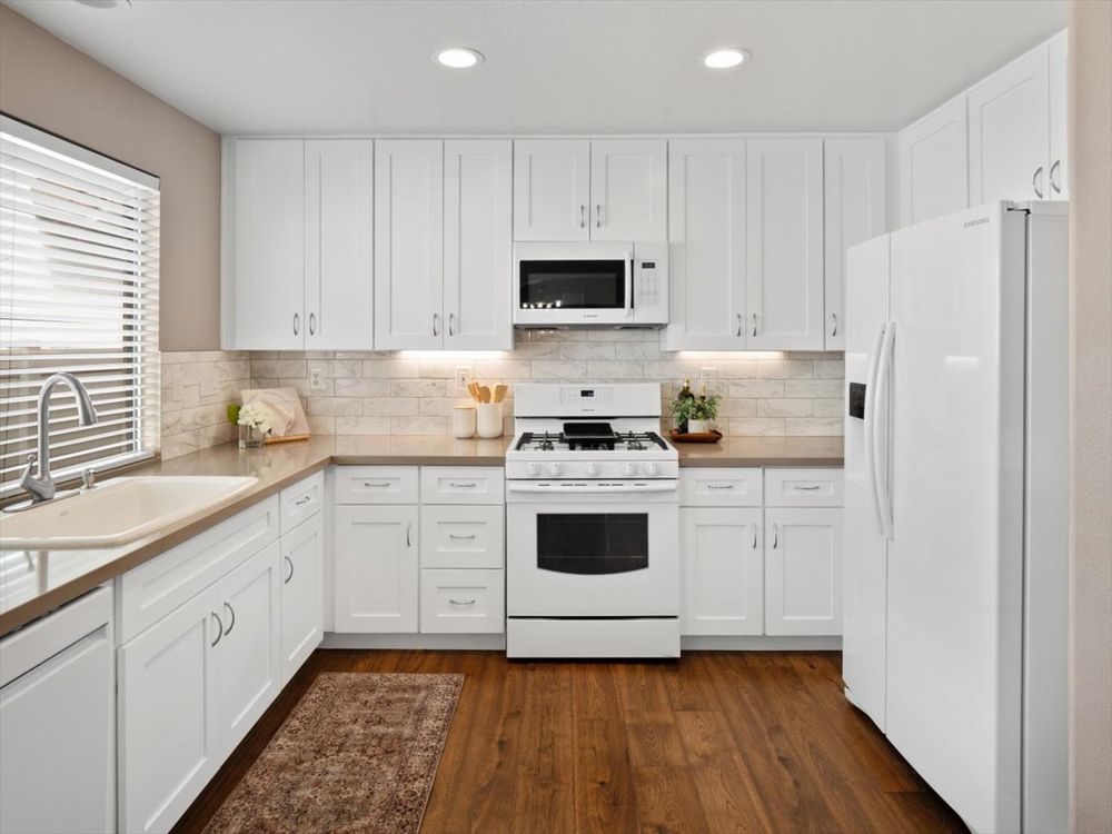 Photo of Shannon Dempsey, Realtor