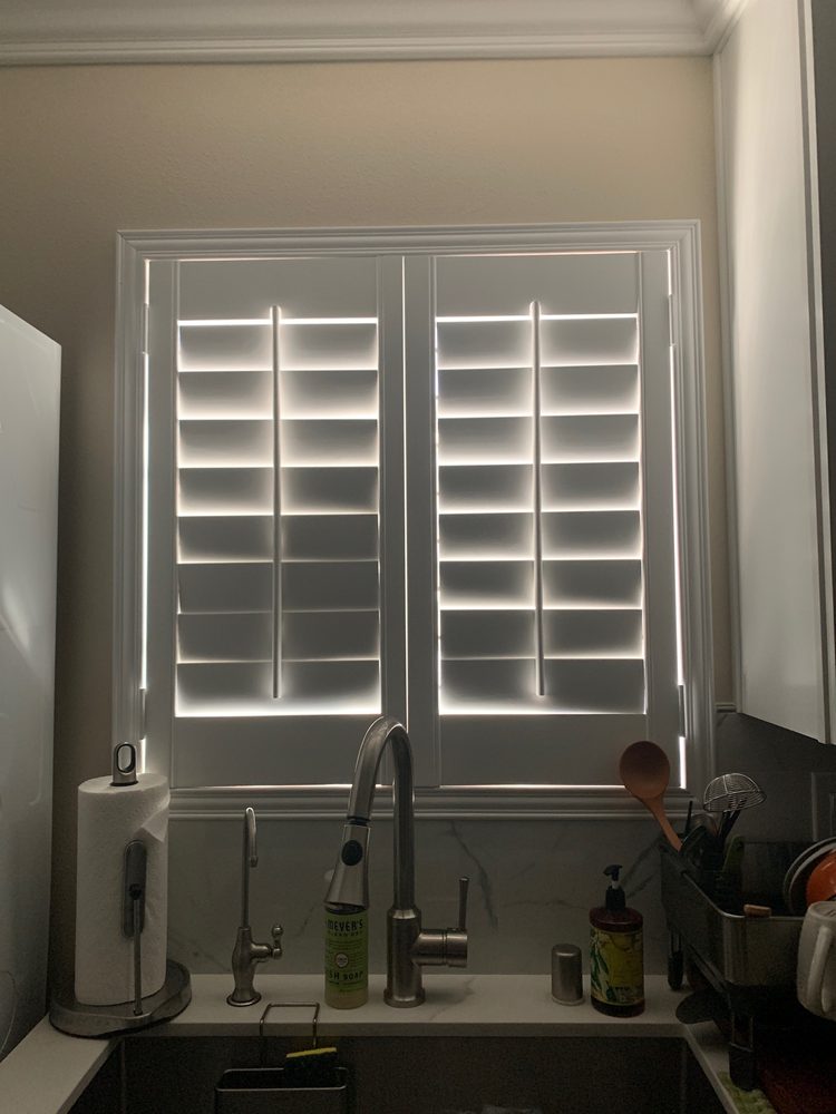 Photo of Top Wood Shutter