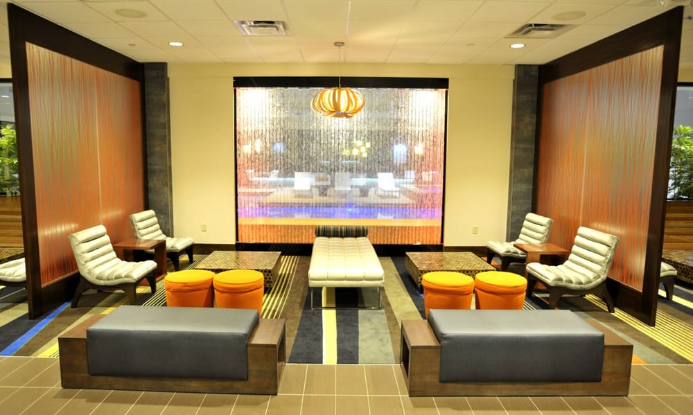 Photo of Holiday Inn & Suites Charleston West