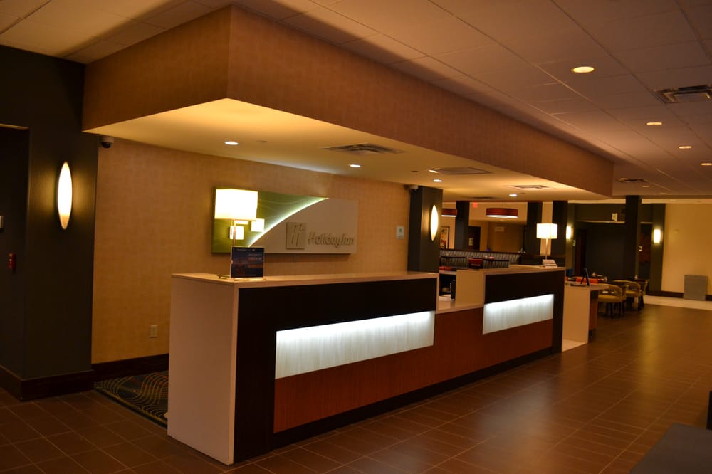 Photo of Holiday Inn & Suites Charleston West