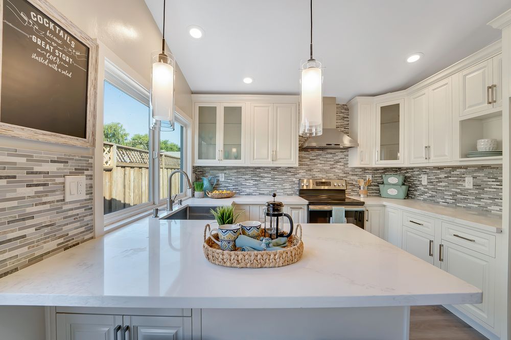 Photo of Leo Poon Realty