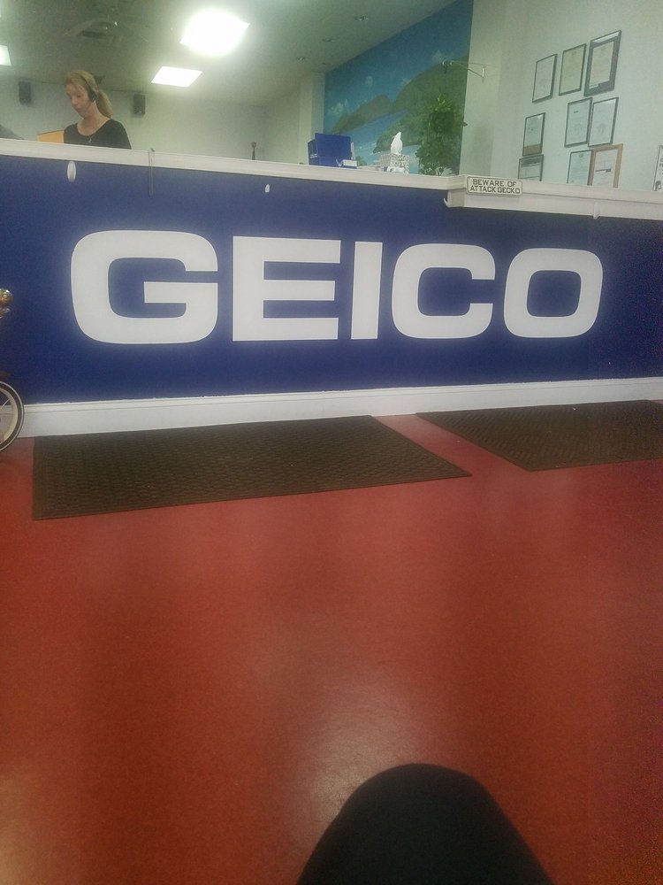 Photo of GEICO Insurance Agent