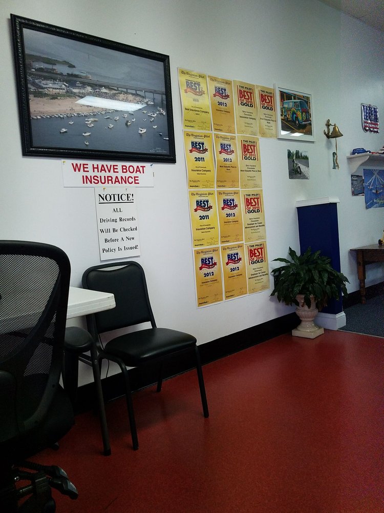 Photo of GEICO Insurance Agent