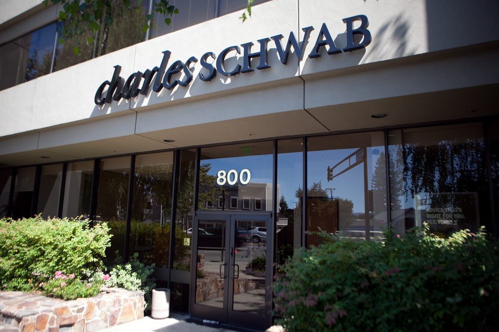Photo of Charles Schwab