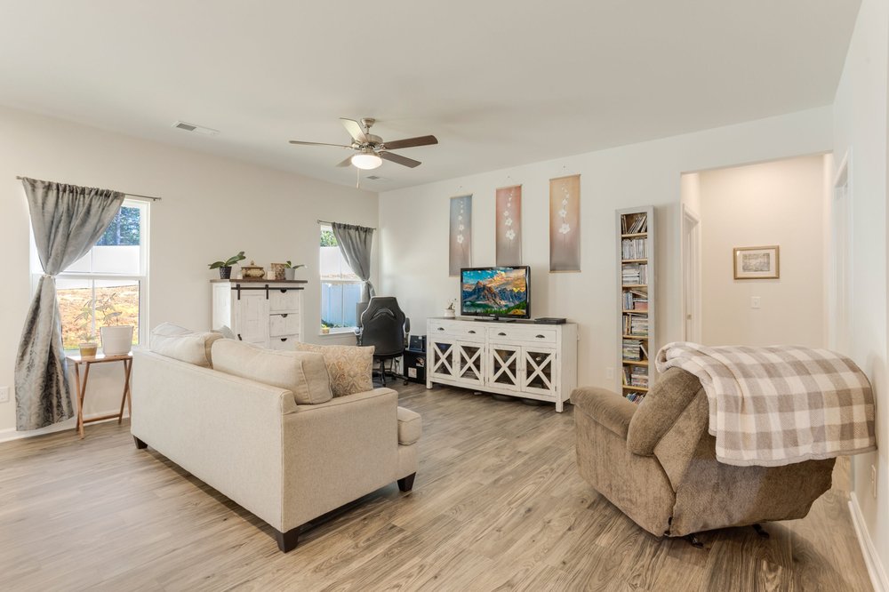 Photo of Keri Crown - Allen Tate Realtors