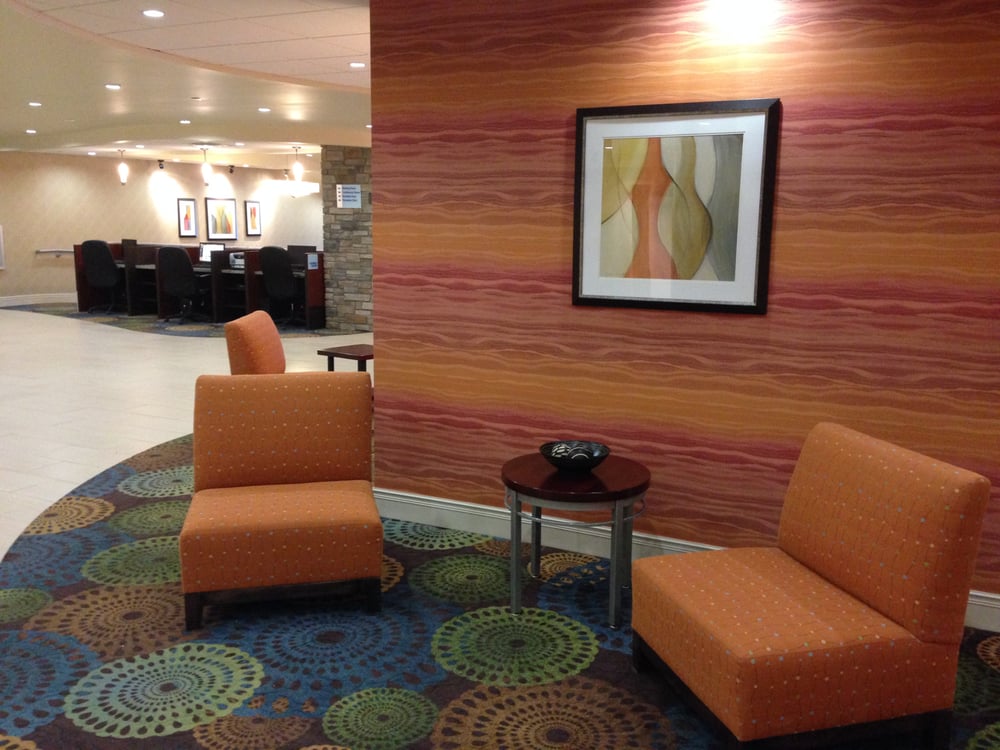 Photo of Holiday Inn Express & Suites Pittsburgh West - Green Tree
