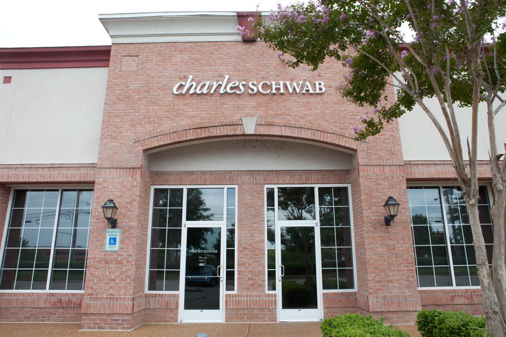 Photo of Charles Schwab