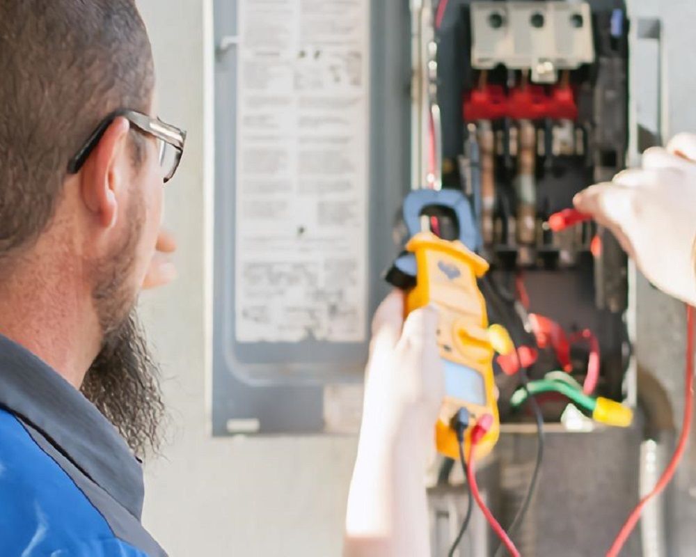 Photo of Leonard Local Electrician Master