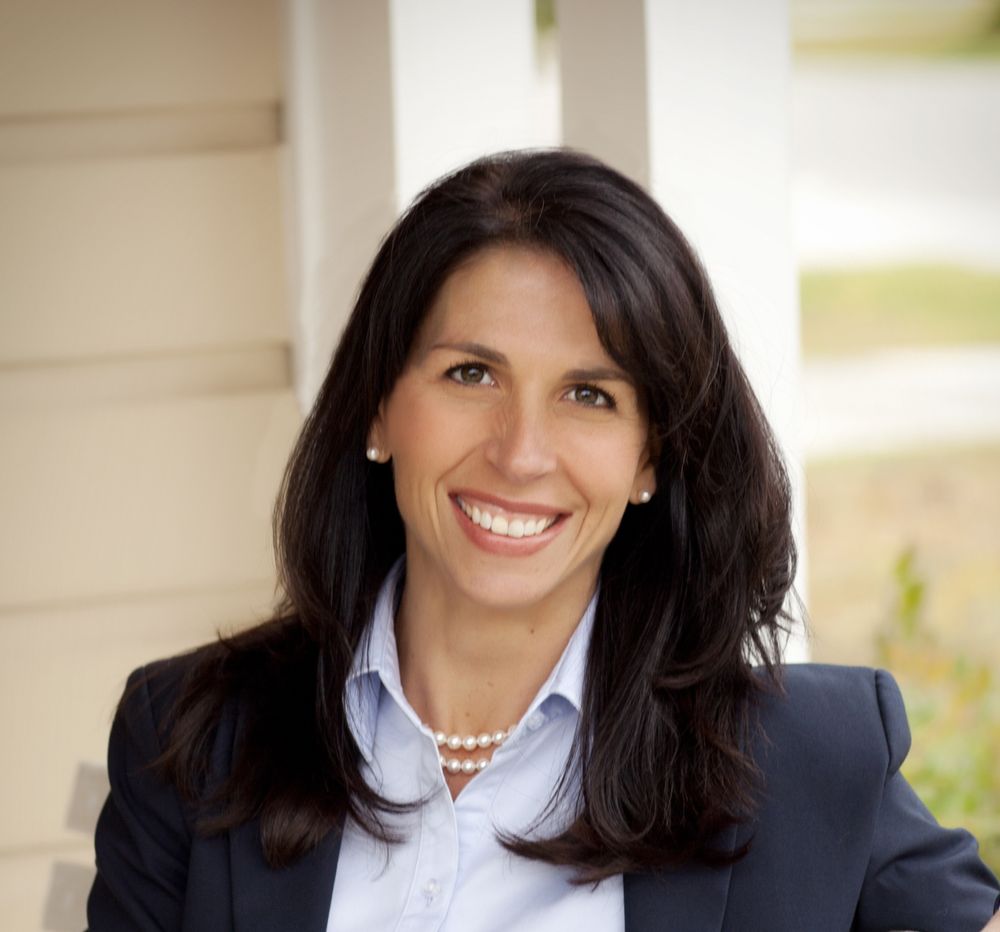 Photo of Lisa Hassel - Coldwell Banker Realty
