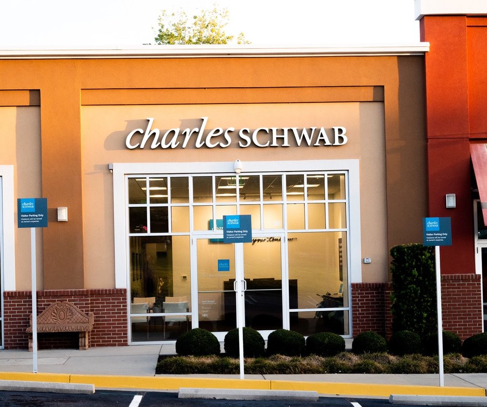 Photo of Charles Schwab
