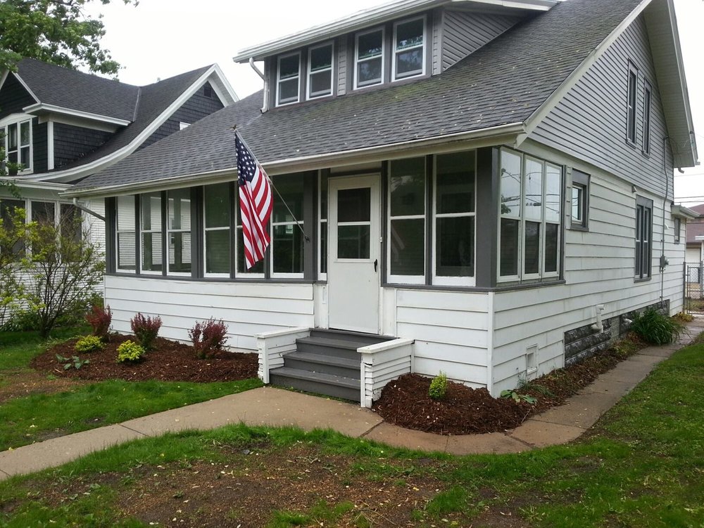 Photo of Laurel Buys Houses