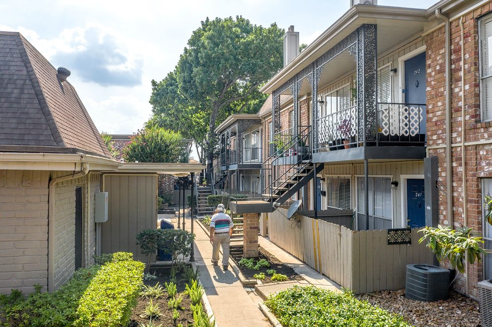 Photo of La Primavera Apts