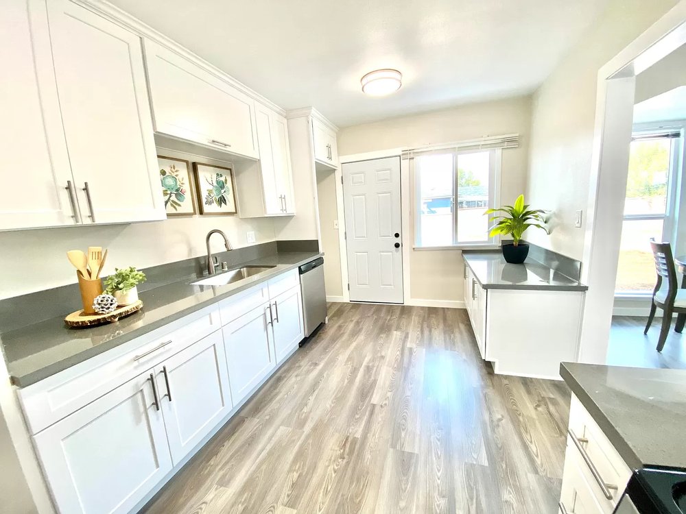 Photo of California Granite & Flooring