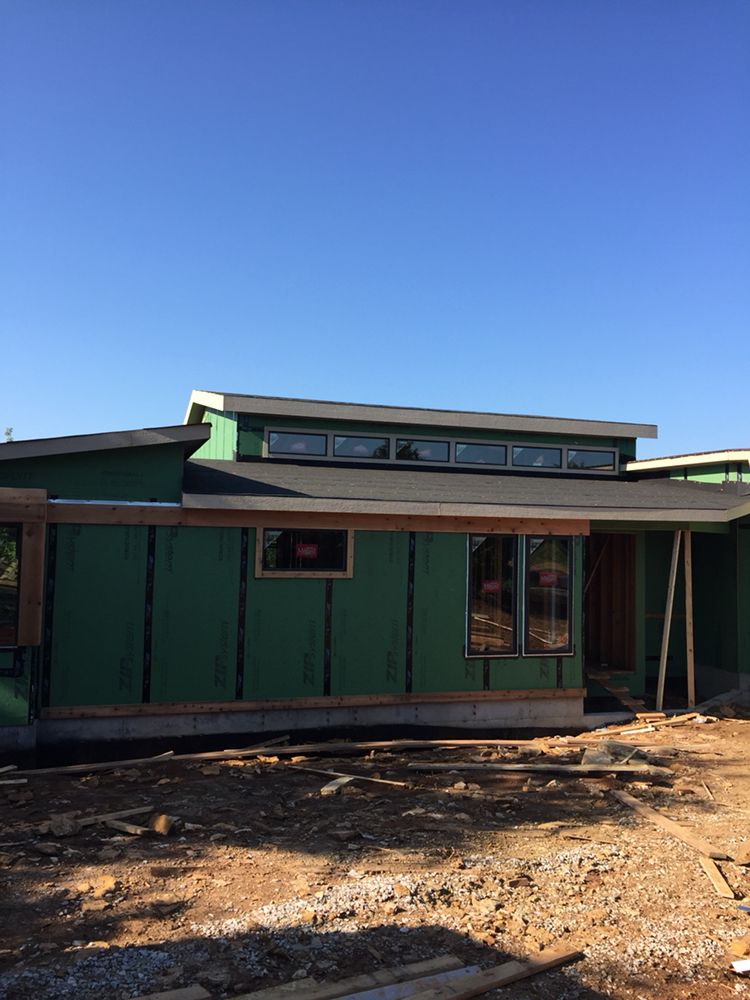 Photo of 435 Roofing