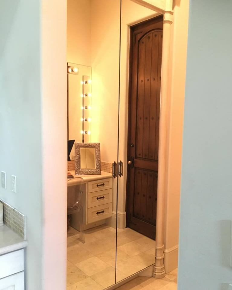Photo of Glass & Mirror USA
