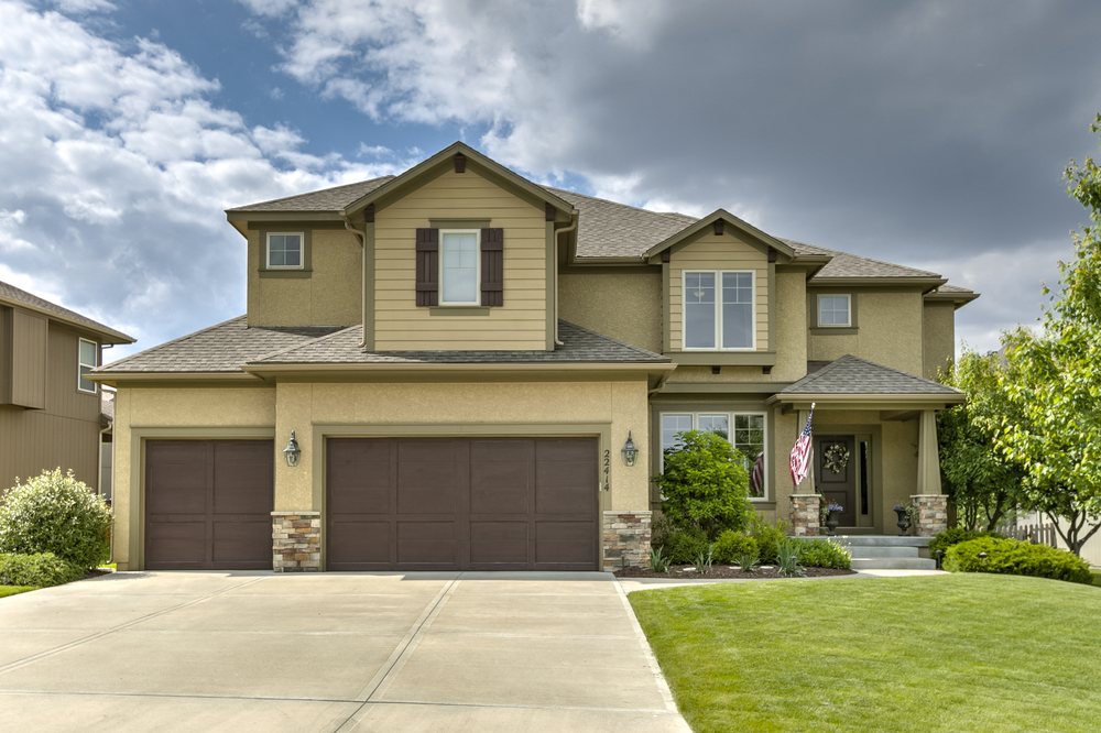 Photo of Janet Fournier - RE/MAX State Line