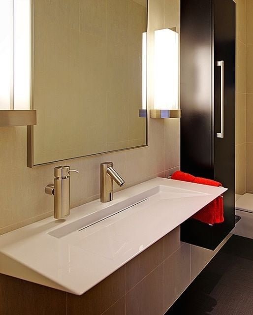 Photo of Rapid Shower & Mirror