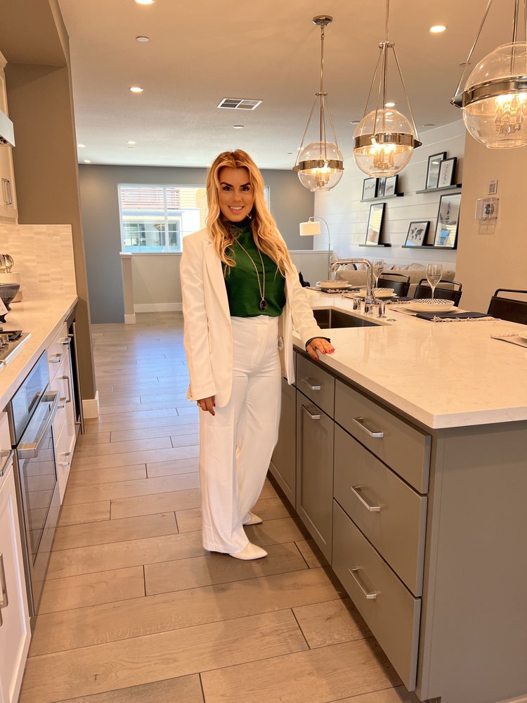 Photo of Marisa Costa