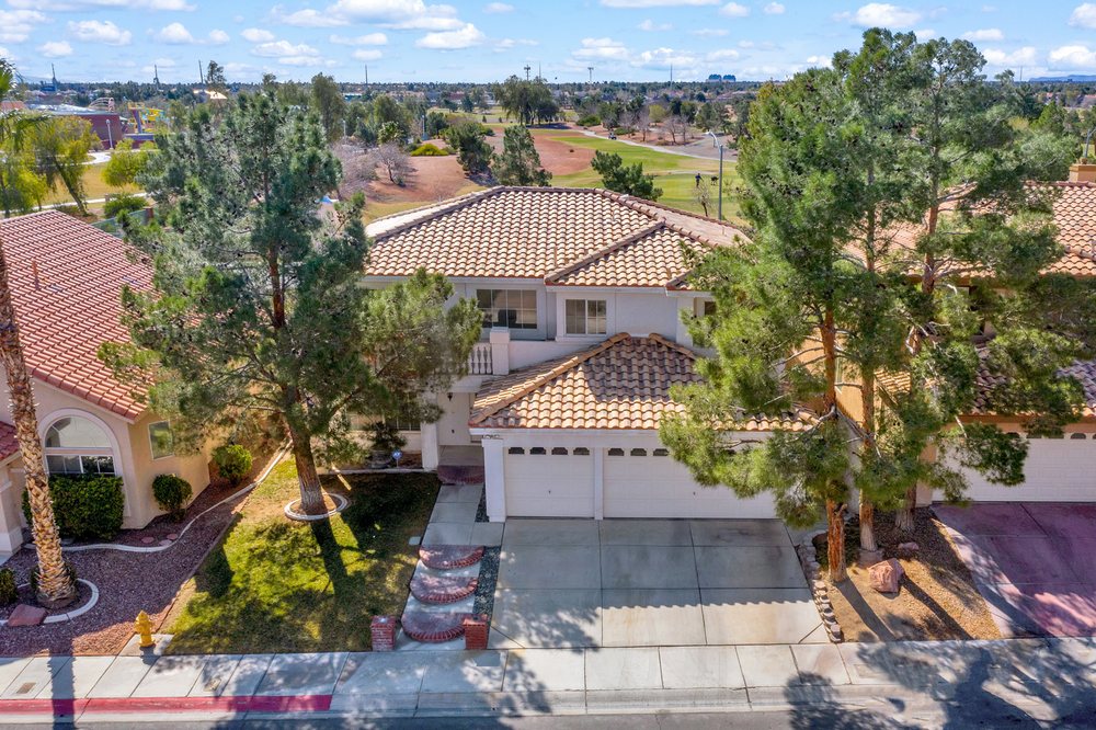 Photo of Lornabeth Joco - Realty One Group