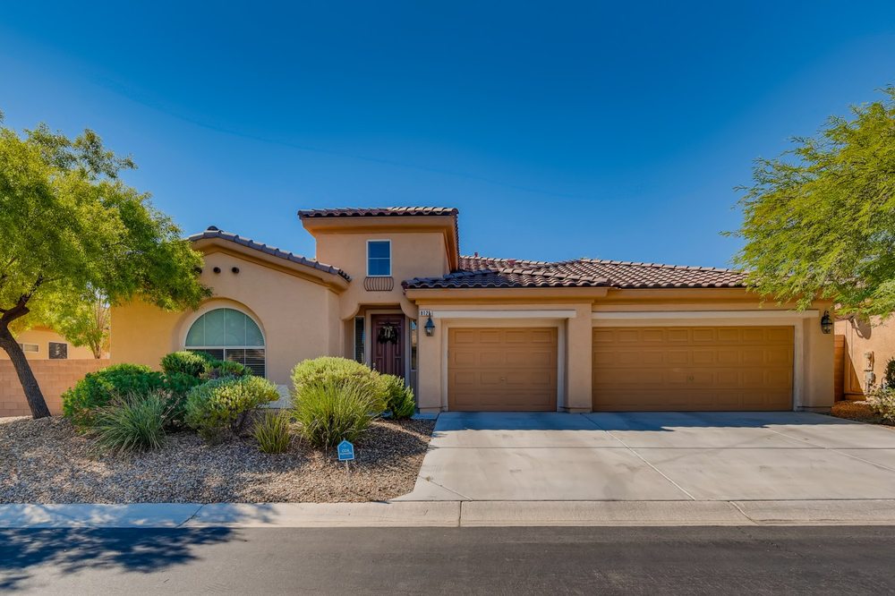 Photo of Lornabeth Joco - Realty One Group