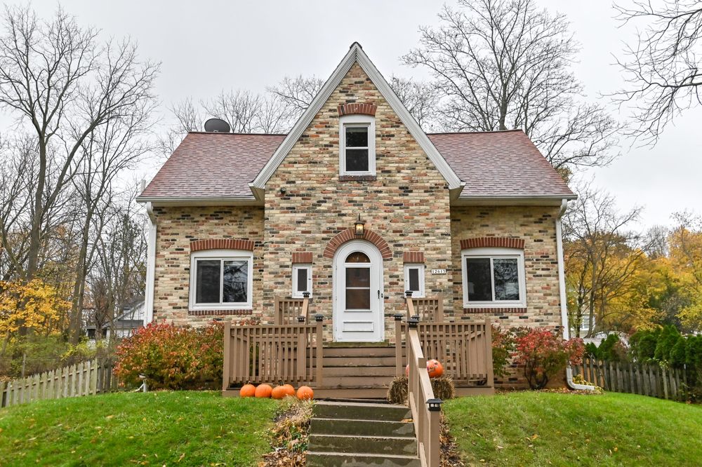 Photo of Lisa Reinecke-RE/MAX Realty Pros