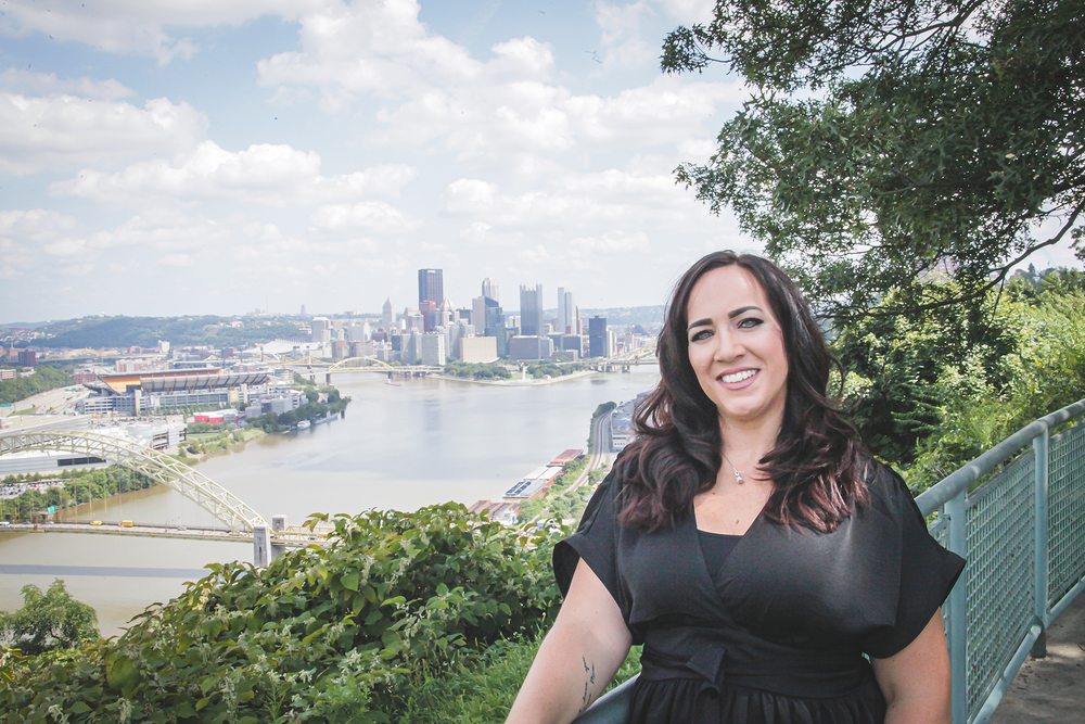 Photo of Laura Geary - Howard Hanna Real Estate Services