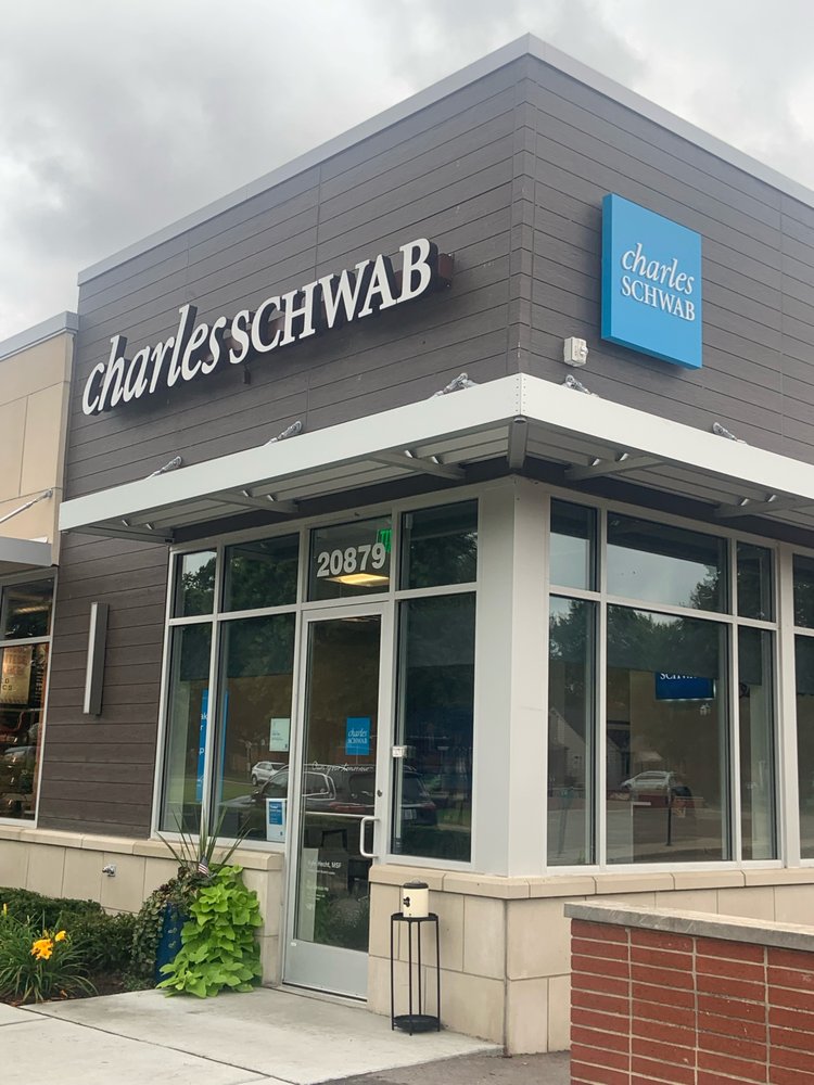 Photo of Charles Schwab
