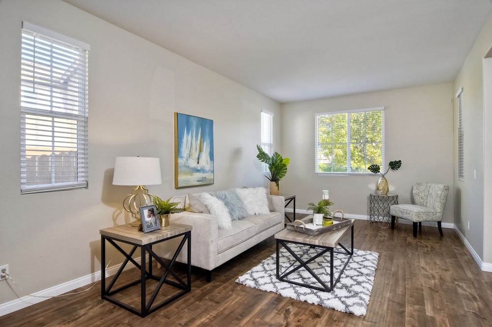 Photo of Aggie Carpenter - Compass REAL Estate