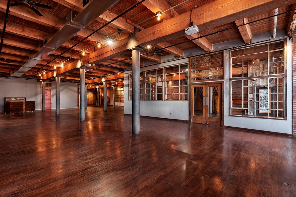 Photo of Oliver Building