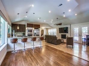 Photo of Barbara Macleod - Paragon Realtors