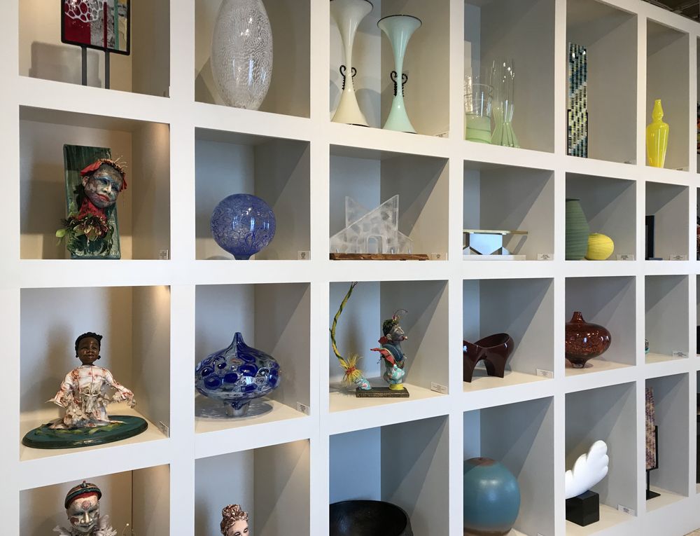 Photo of A Gallery / Allen + Alan Fine Art