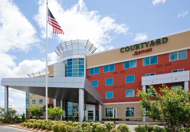 Photo of Courtyard Minneapolis Maple Grove/Arbor Lakes