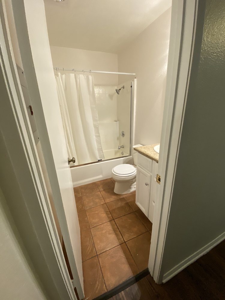Photo of Dasani’s Company Tub Refinishing