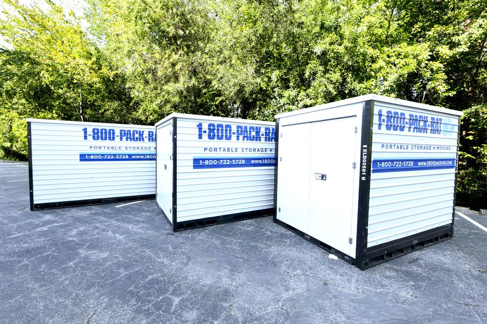Photo of 1-800-PACK-RAT