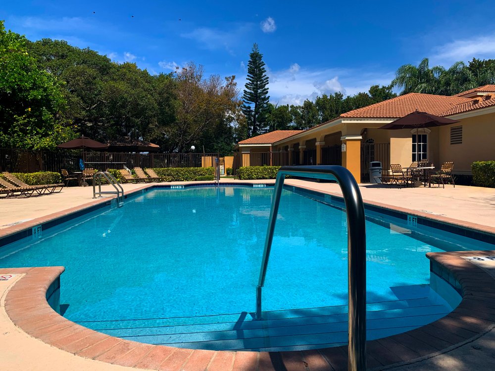 Photo of Hibiscus Pointe
