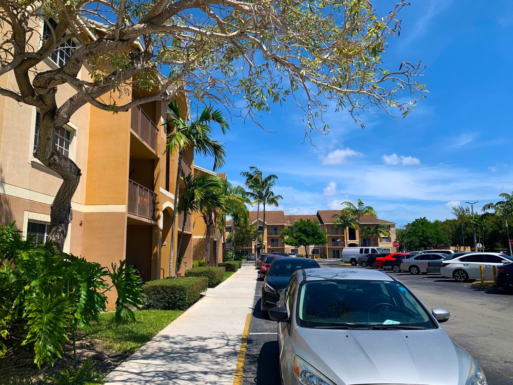 Photo of Hibiscus Pointe