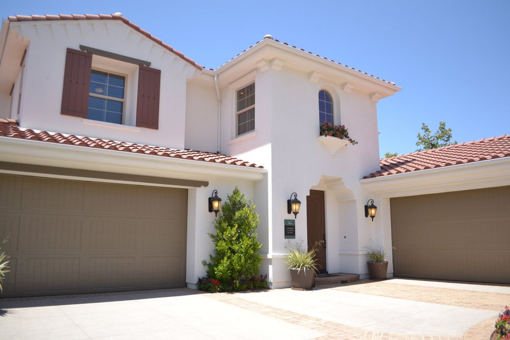 Photo of Edward Luna - Stepstone Realty
