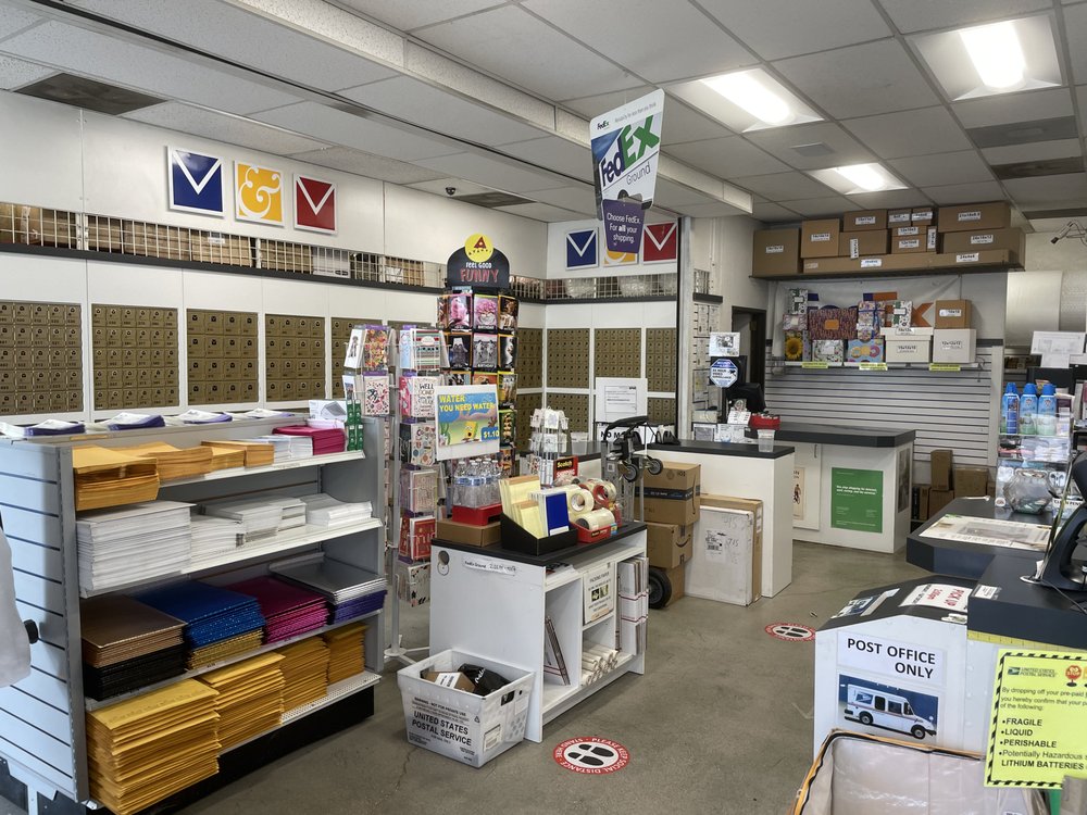 Photo of Mail and More On Hollywood