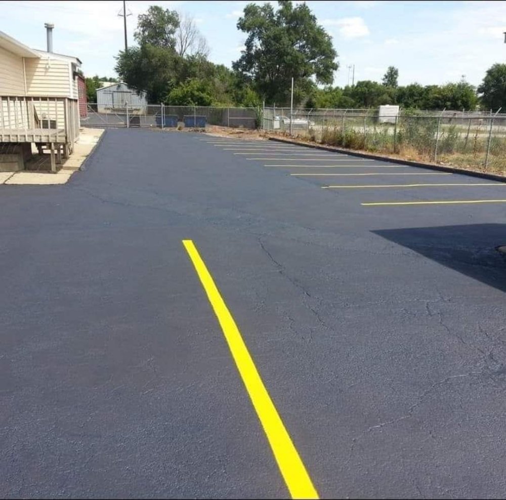 Photo of D & R Asphalt Sealing & Asphalt Repair