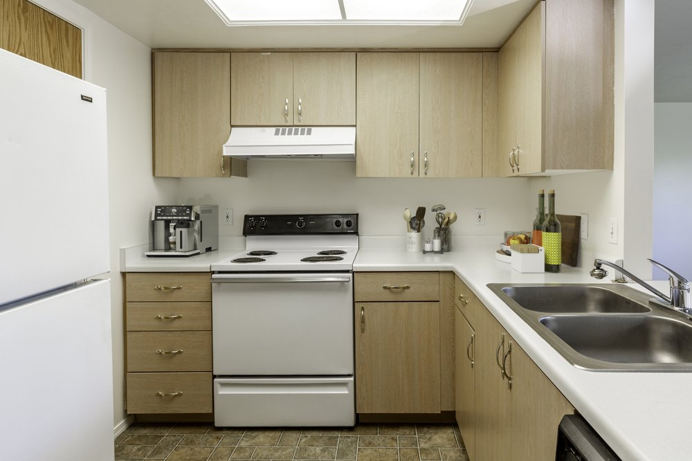 Photo of Lakeside Village Apartments