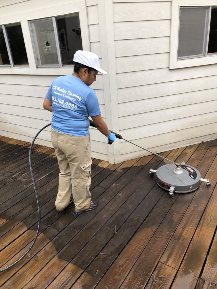 Photo of LCS Window Cleaning