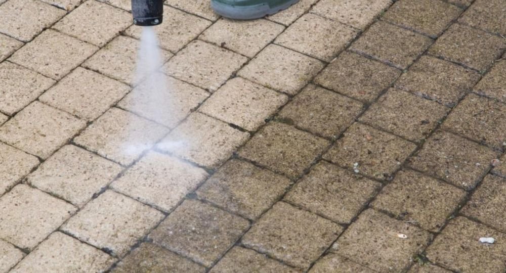 Photo of Bungalow Gutter Cleaning