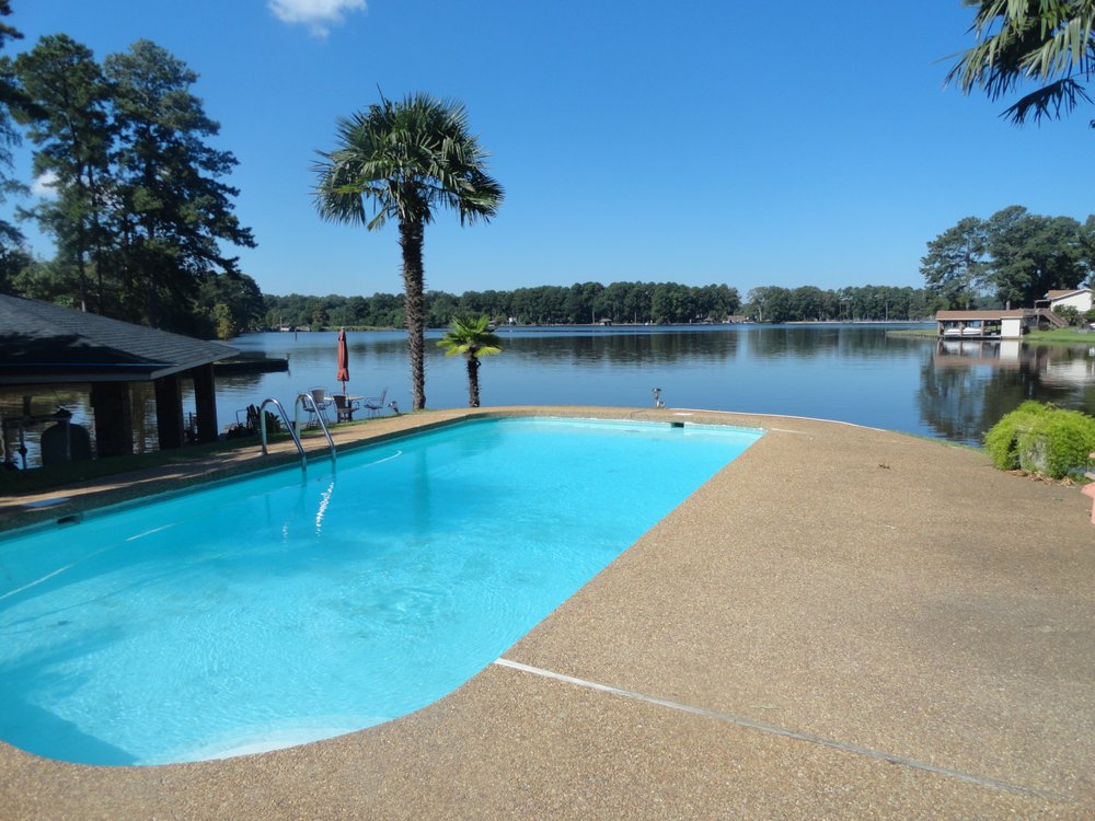 Photo of Debra Sanders - Good Living Realty